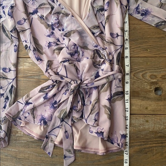 Beautiful Goldray floral wrap blouse - Picture 6 of 7